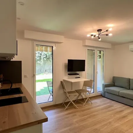 Apartment With Garden By Walk Cagnes-sur-Mer